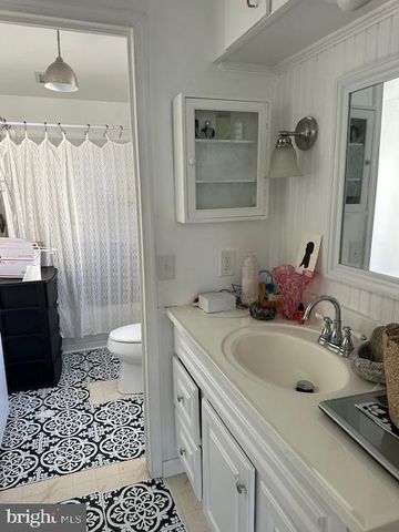 15 ANCHOR WAY DR, Berlin, MD 21811