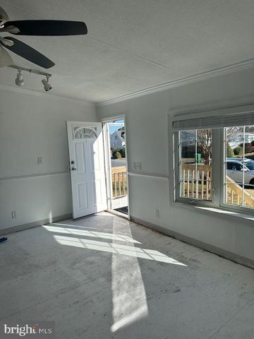 15 ANCHOR WAY DR, Berlin, MD 21811