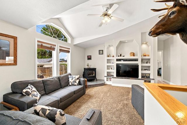 826 Avocado St, Pueblo, CO 81005