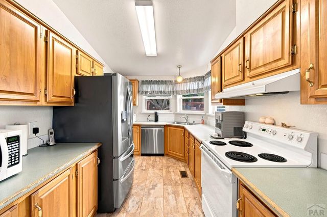 826 Avocado St, Pueblo, CO 81005
