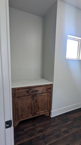 2015 N Chalet Circle, Kerrville, TX 78028