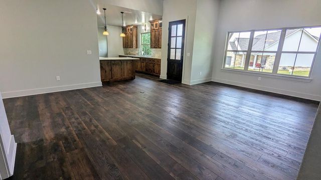 2015 N Chalet Circle, Kerrville, TX 78028