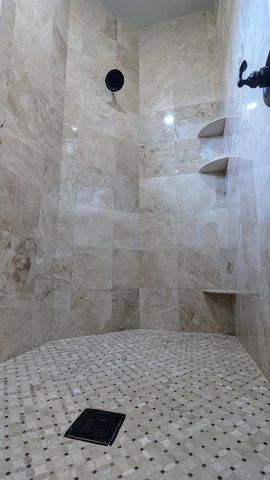2015 N Chalet Circle, Kerrville, TX 78028