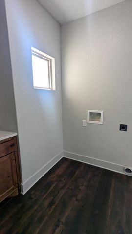 2015 N Chalet Circle, Kerrville, TX 78028