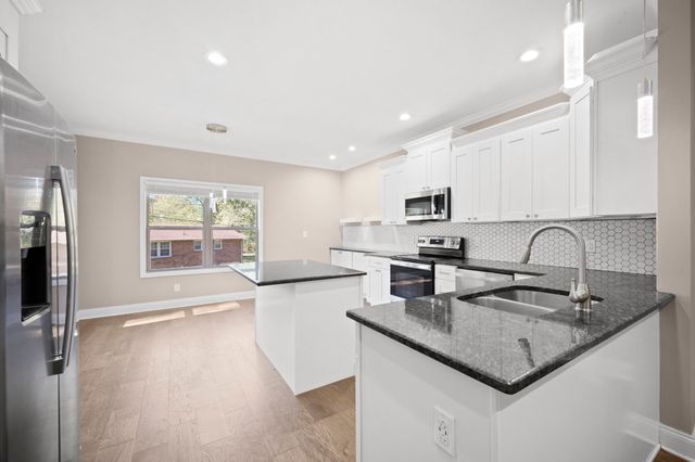 1282 Jostin Dr, Clarksville, TN 37040