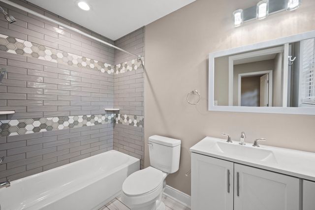 1282 Jostin Dr, Clarksville, TN 37040