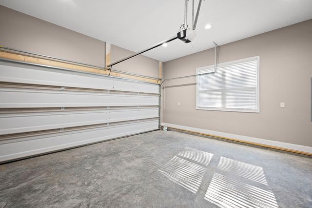 1282 Jostin Dr, Clarksville, TN 37040