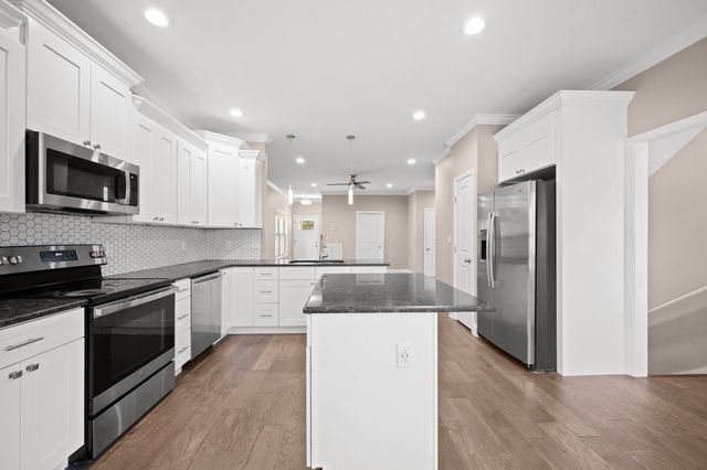 1282 Jostin Dr, Clarksville, TN 37040