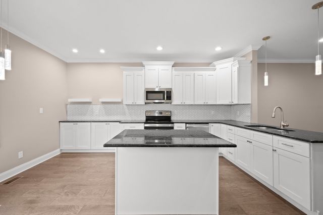 1282 Jostin Dr, Clarksville, TN 37040