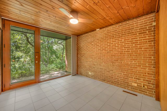 12N085 Wildmere Drive, Elgin, IL 60123