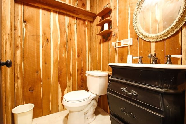 4134 Hickory Valley Rd, Sparta, TN 38583