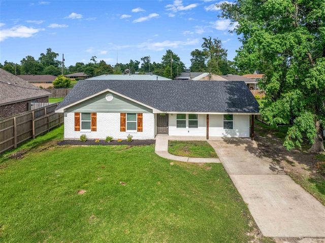 2213 Comanche Street, Sulphur, LA 70663