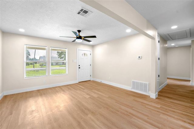 2213 Comanche Street, Sulphur, LA 70663
