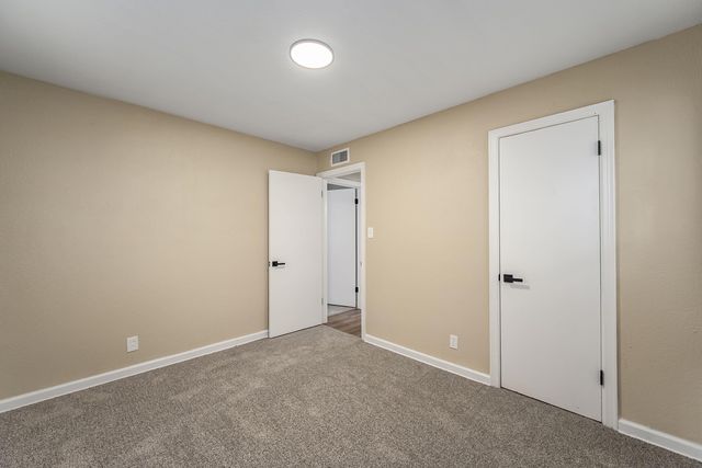 2726 N Spruce St, Wichita, KS 67219