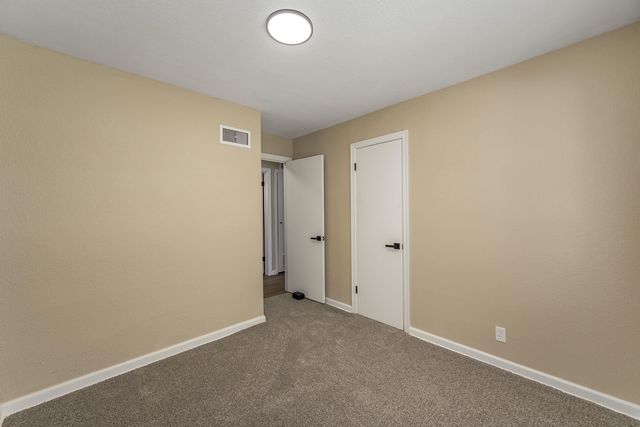 2726 N Spruce St, Wichita, KS 67219