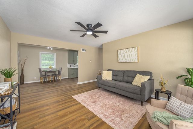 2726 N Spruce St, Wichita, KS 67219