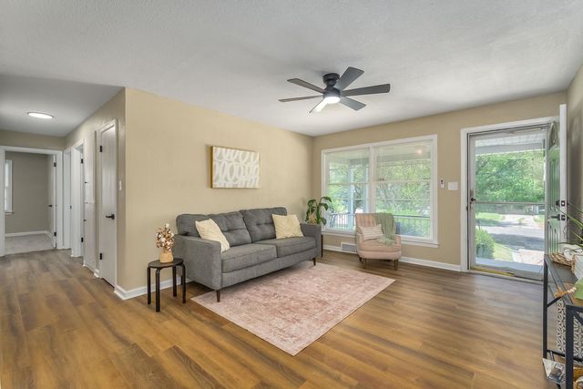 2726 N Spruce St, Wichita, KS 67219