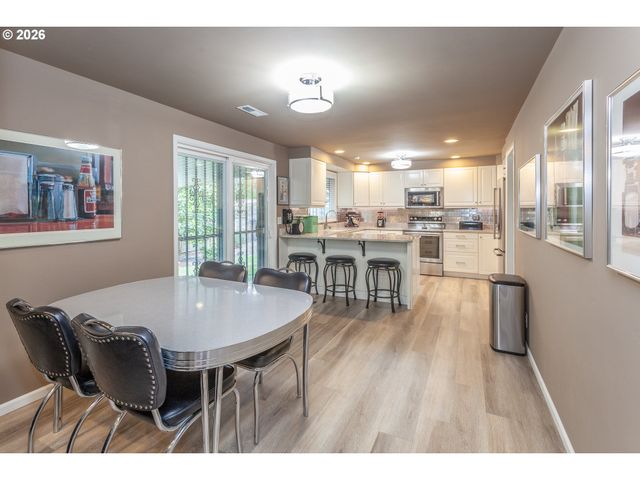 15065 Se BRIGHTWOOD Ave, Milwaukie, OR 97267