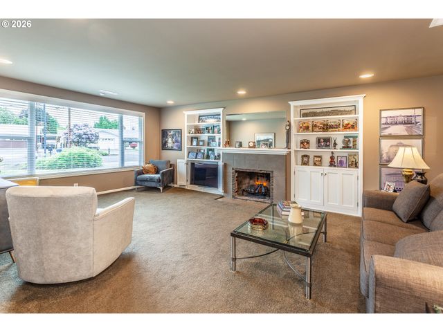15065 Se BRIGHTWOOD Ave, Milwaukie, OR 97267