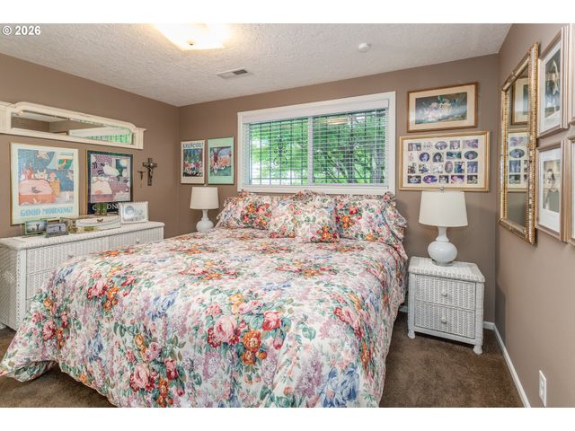 15065 Se BRIGHTWOOD Ave, Milwaukie, OR 97267