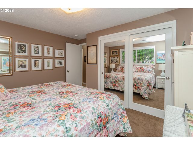 15065 Se BRIGHTWOOD Ave, Milwaukie, OR 97267
