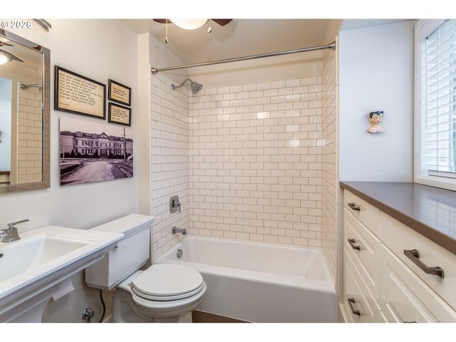 15065 Se BRIGHTWOOD Ave, Milwaukie, OR 97267