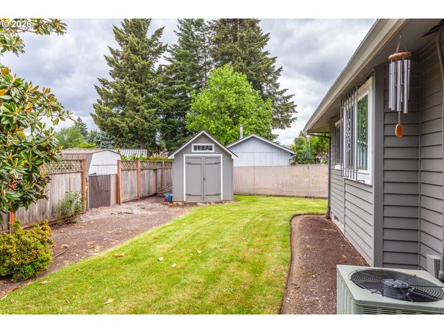 15065 Se BRIGHTWOOD Ave, Milwaukie, OR 97267