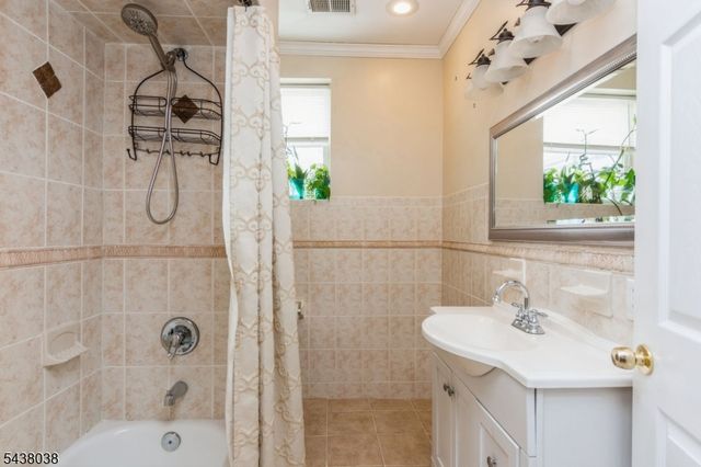 221 Madison St, Linden City, NJ 07036