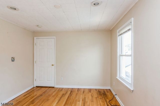 221 Madison St, Linden City, NJ 07036