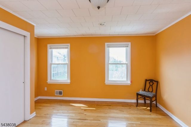 221 Madison St, Linden City, NJ 07036