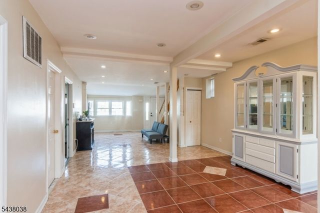 221 Madison St, Linden City, NJ 07036