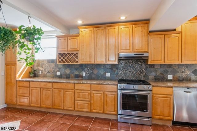 221 Madison St, Linden City, NJ 07036