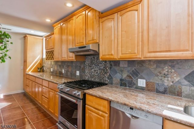 221 Madison St, Linden City, NJ 07036