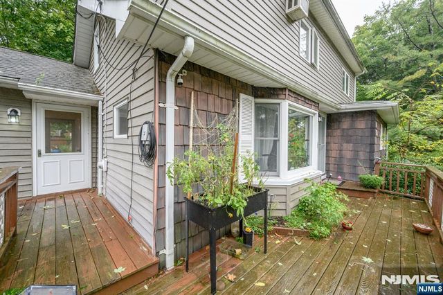 17 Brady Street, West Milford, NJ 07480