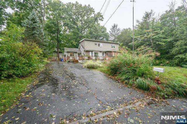 17 Brady Street, West Milford, NJ 07480