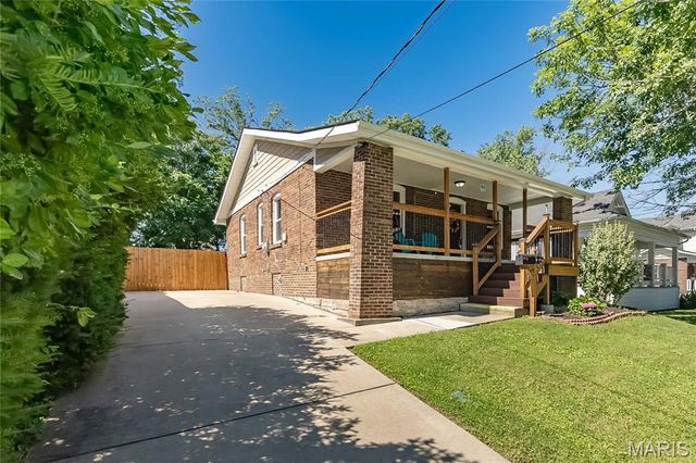8928 Tudor Avenue, Overland, MO 63114