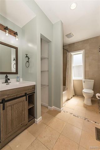 8928 Tudor Avenue, Overland, MO 63114