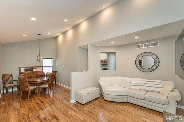 8928 Tudor Avenue, Overland, MO 63114