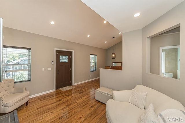 8928 Tudor Avenue, Overland, MO 63114