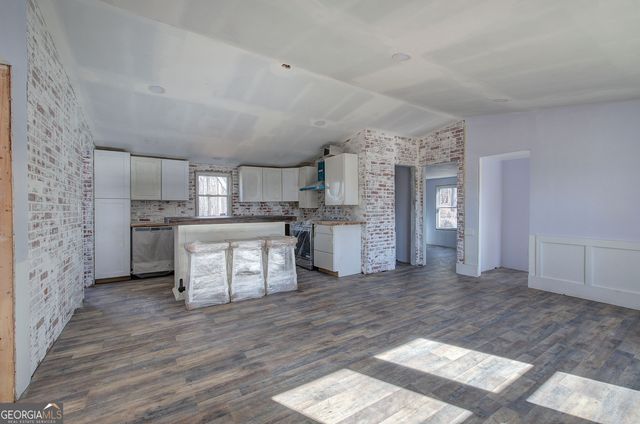 676 Flowery Branch Road, Kingston, GA 30145