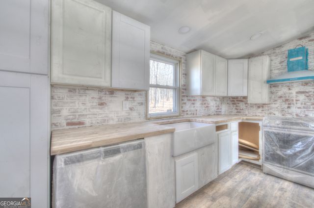 676 Flowery Branch Road, Kingston, GA 30145