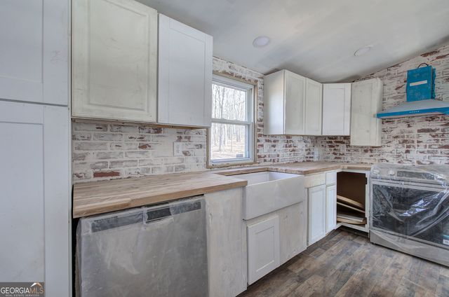 676 Flowery Branch Road, Kingston, GA 30145