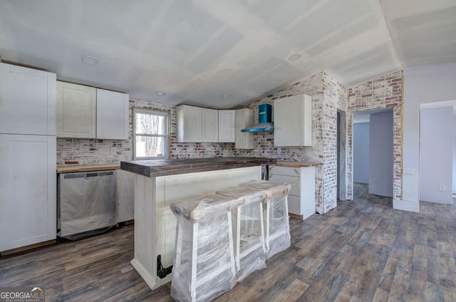 676 Flowery Branch Road, Kingston, GA 30145