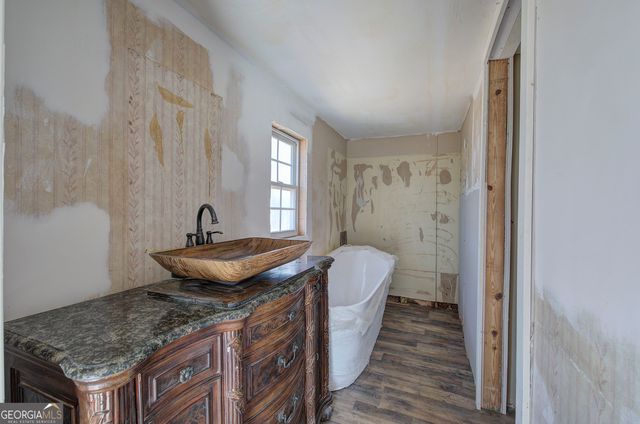 676 Flowery Branch Road, Kingston, GA 30145