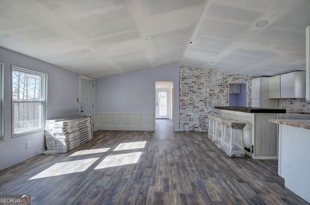 676 Flowery Branch Road, Kingston, GA 30145