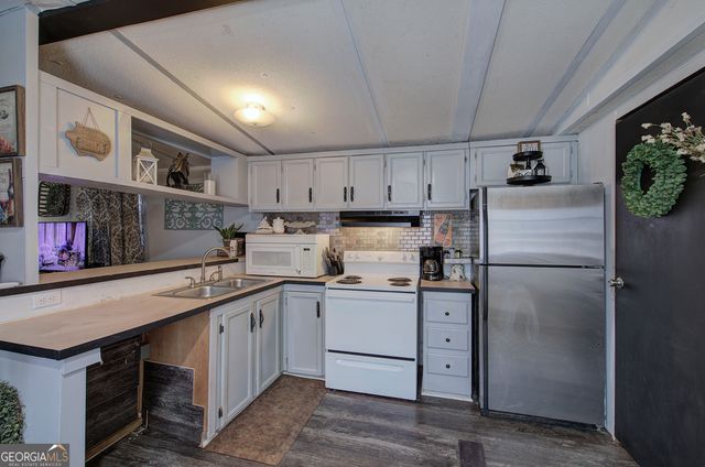 676 Flowery Branch Road, Kingston, GA 30145