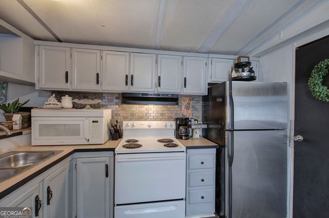 676 Flowery Branch Road, Kingston, GA 30145