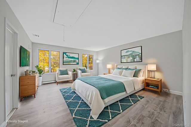 2074 motor parkway, Hauppauge, NY 11749