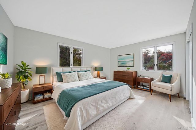 2074 motor parkway, Hauppauge, NY 11749