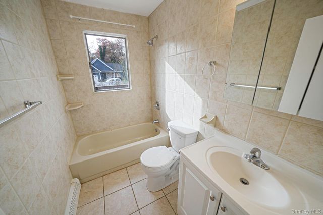 2074 motor parkway, Hauppauge, NY 11749